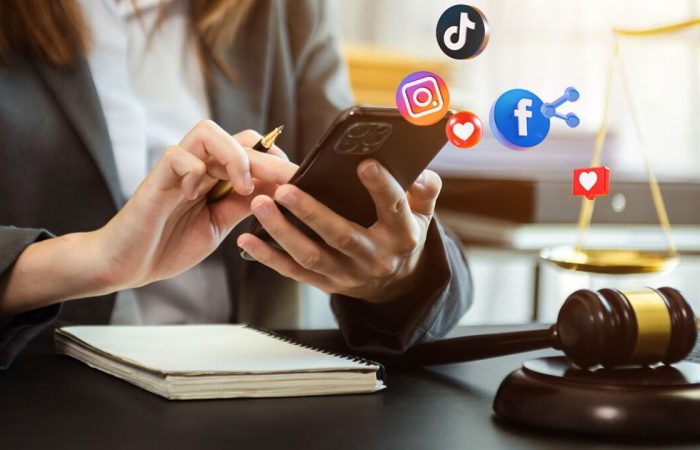 sosyal-medya-law-tok-telefon